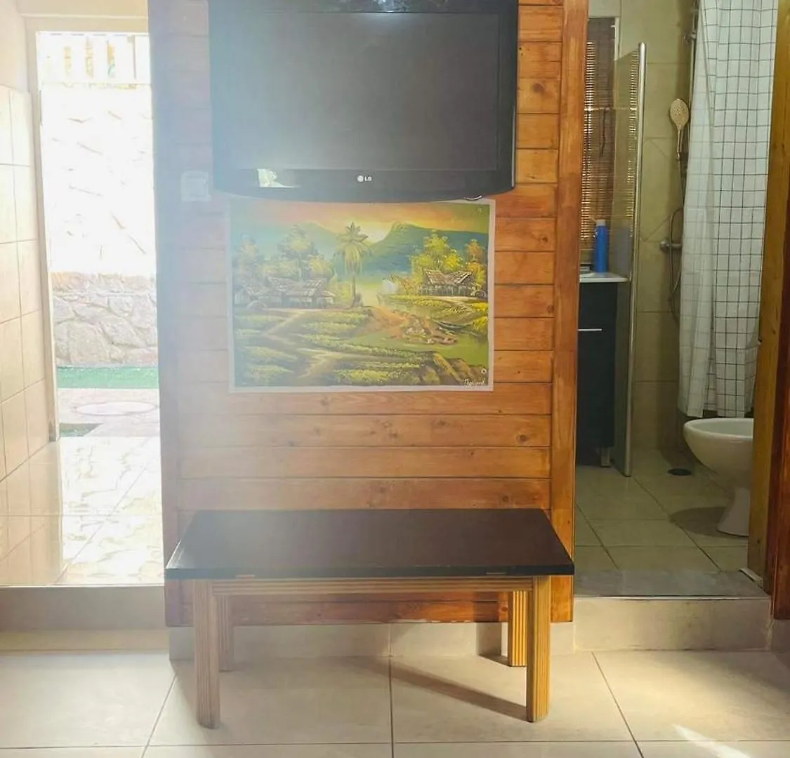 Apartment Small Room With Garden Eilat